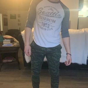 Camo patterned joggers, slim fit.